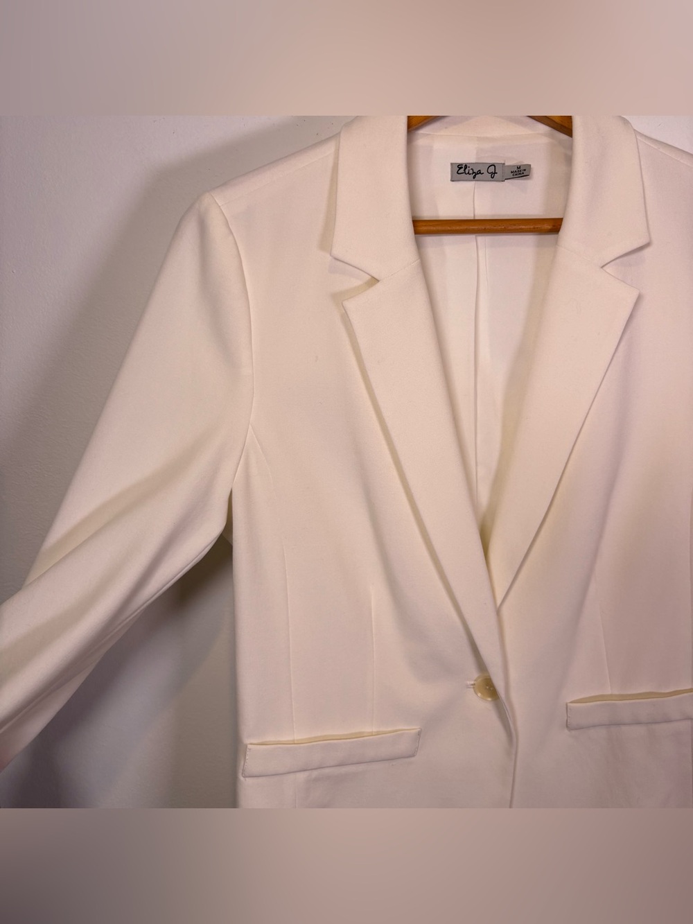 Eliza J Cream Ruched Sleeve Blazer - Picture 4 of 7